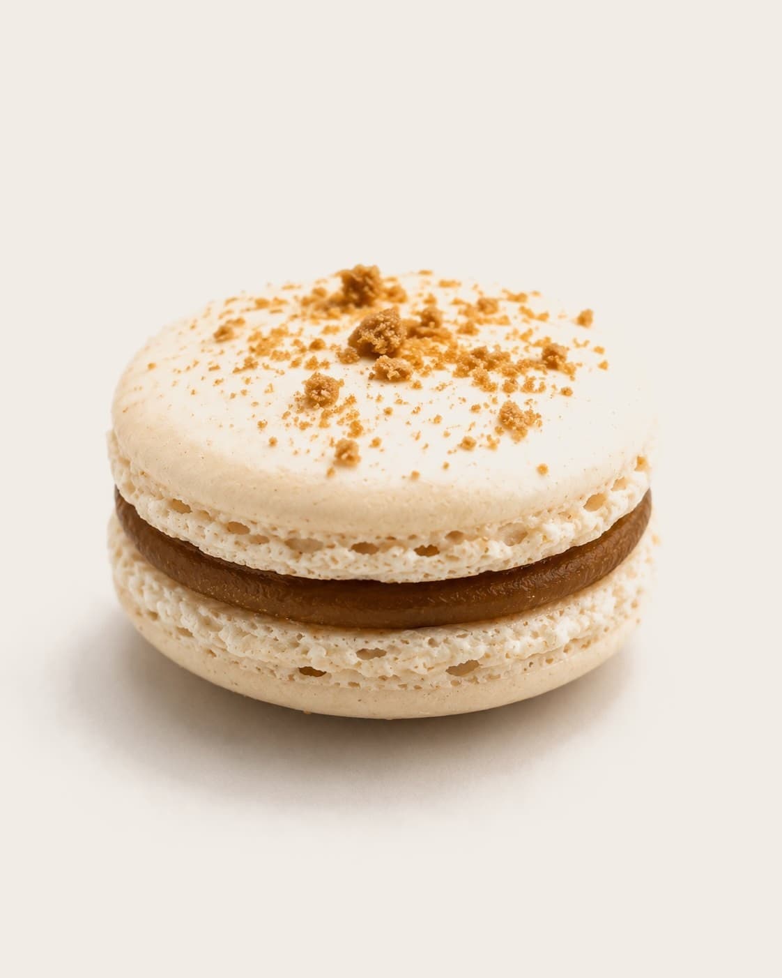 Caramelized Biscuit Macaron